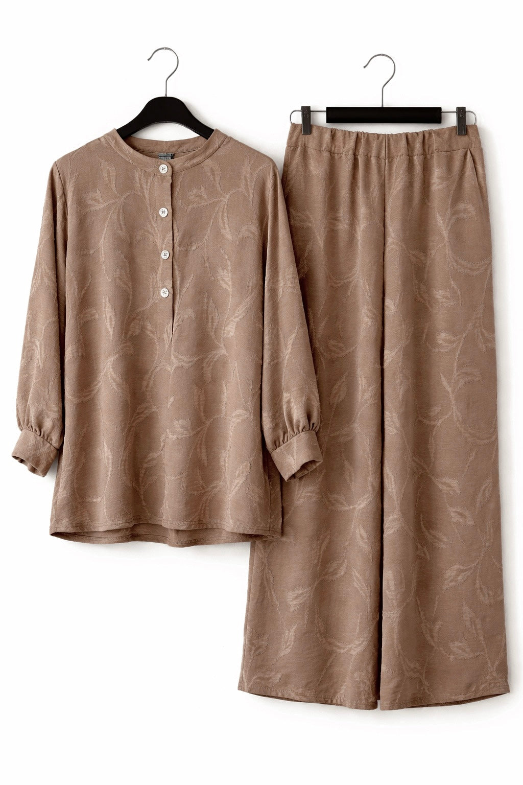 ISLA textured coord in Taupe