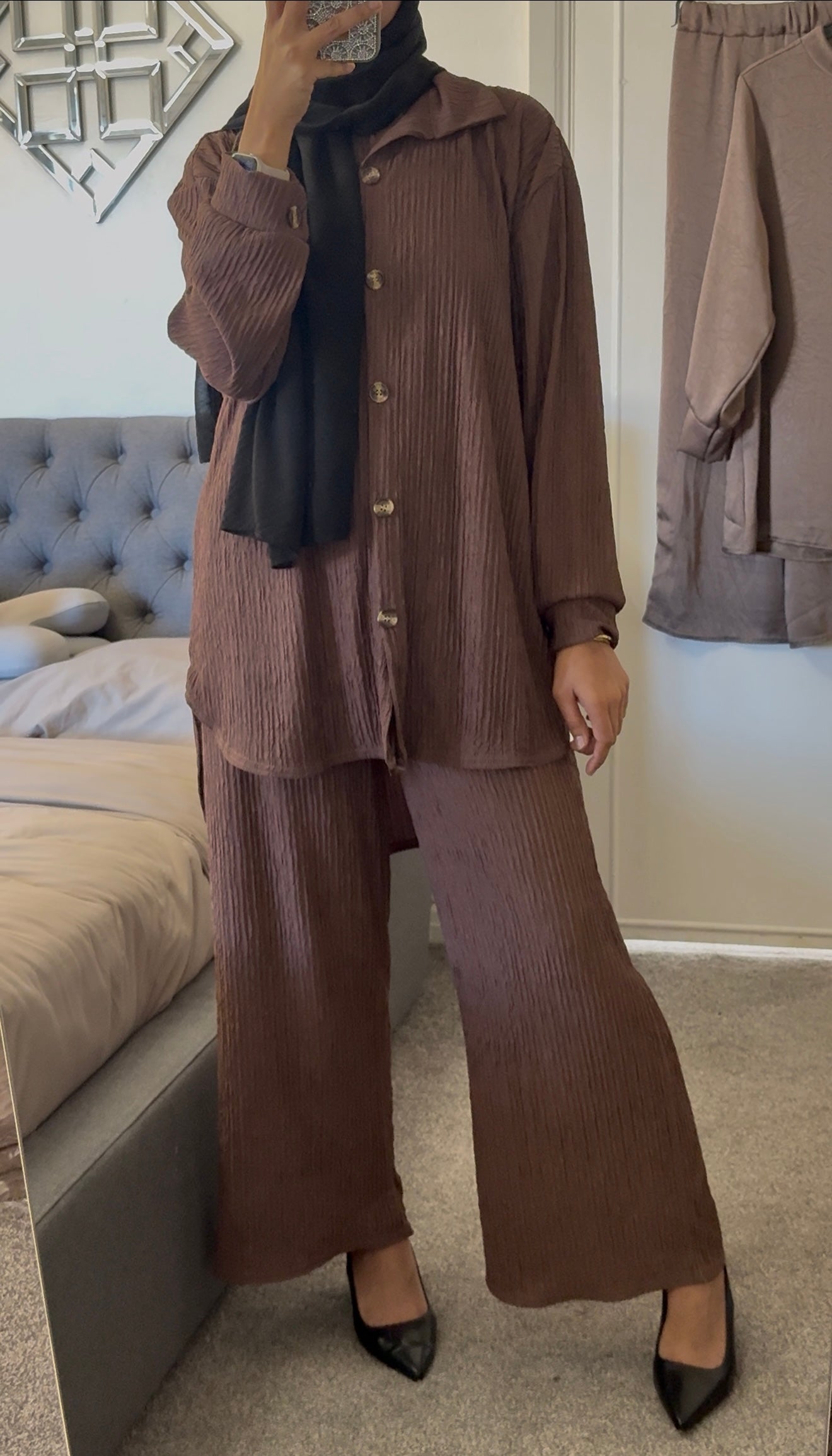 SAFYA Pleated coord set in COFFEE
