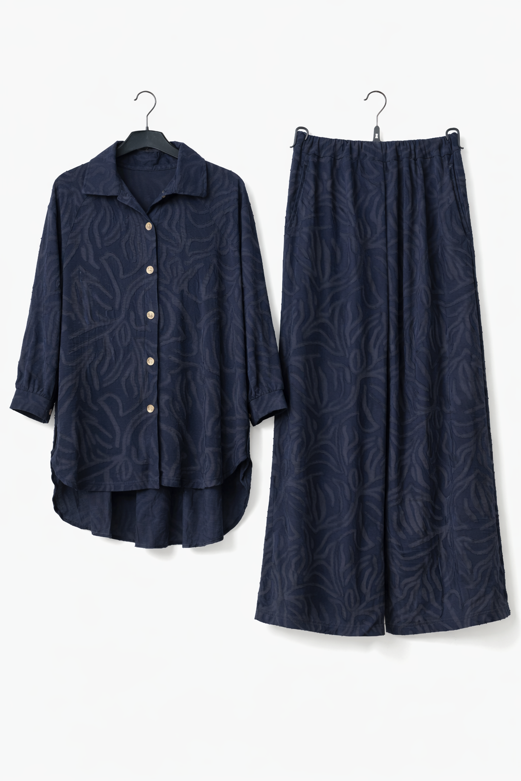 ALIYA patterned set in NAVY