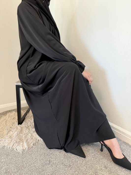 Everyday Tulip Abaya Black