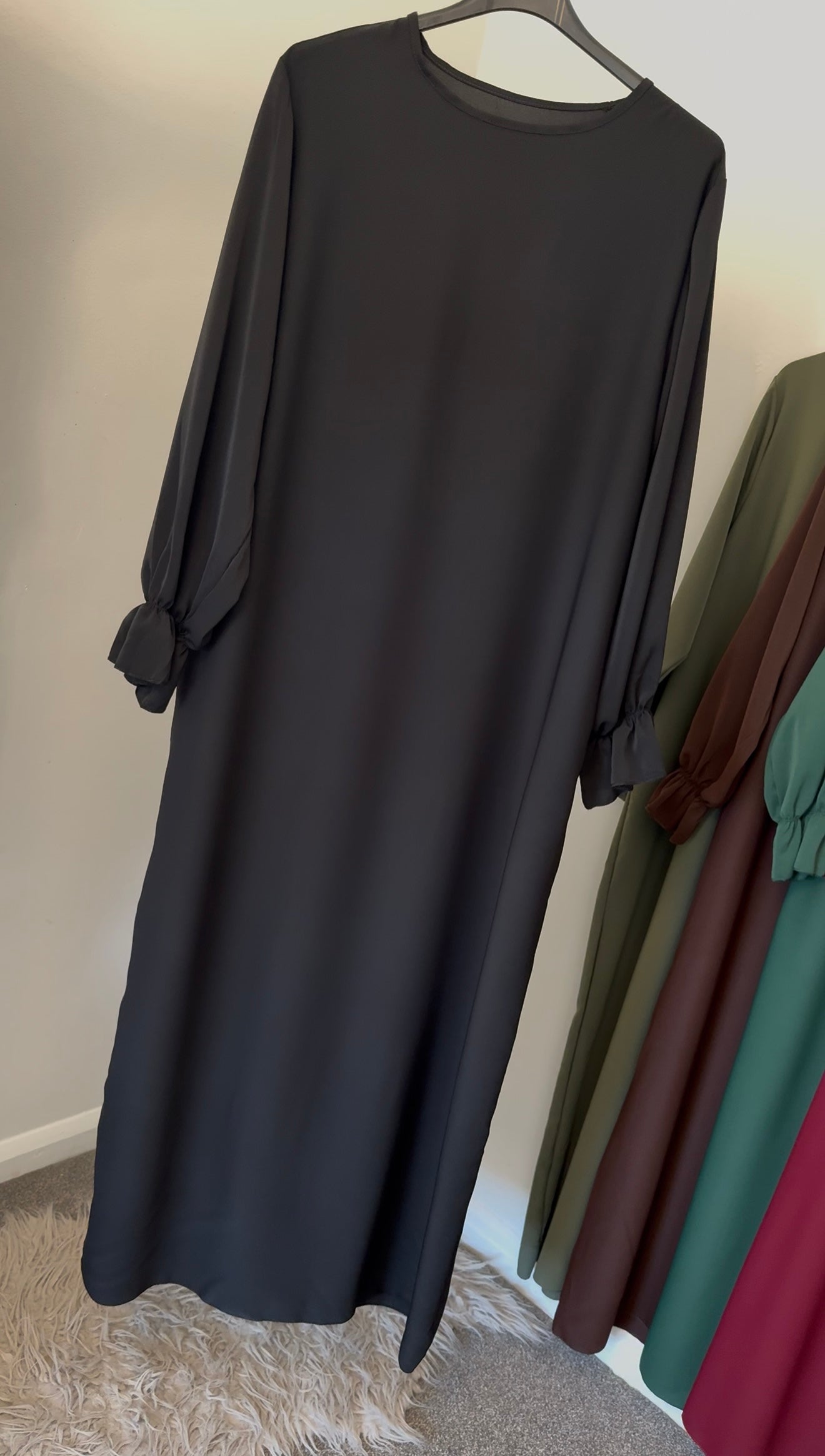 Everyday Tulip Abaya Black