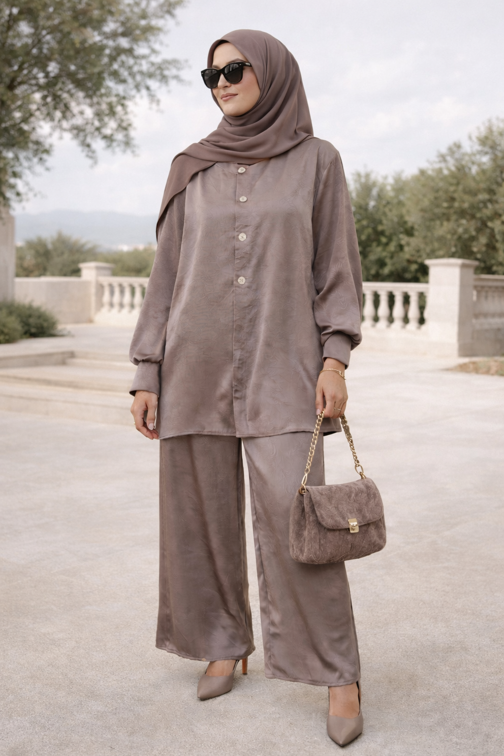 AYAH satin effect set in TAUPE